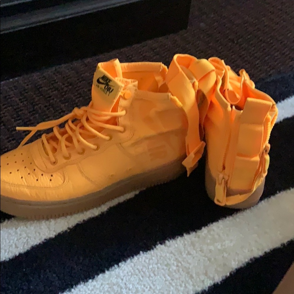 Nike Air Force 1 Mid '17